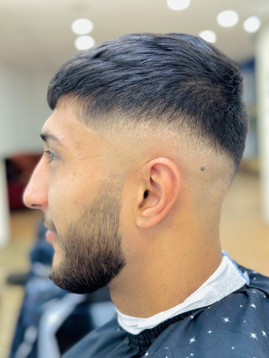 Crop mit Mid Fade und Bart